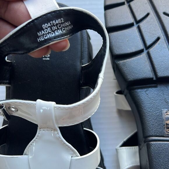 Forever 21 White and black chunky platforms shoes - Picture 7 of 11